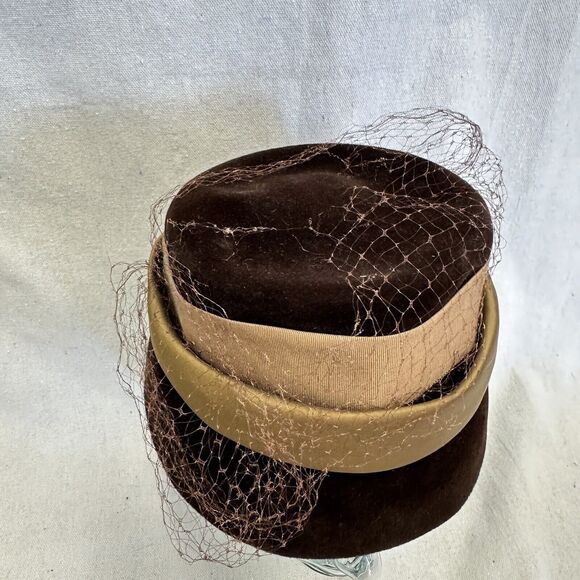 Corona Vintage 50s 60s Brown Velvet Pillbox Cloche Hat With Ribbon Band And Veil main image 14